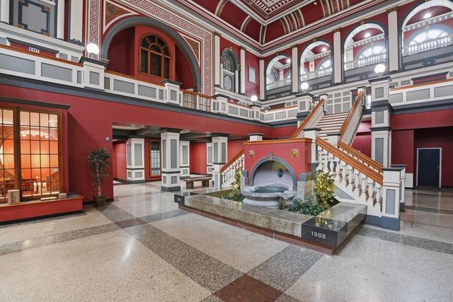 235 State St 502, Springfield, MA 01103