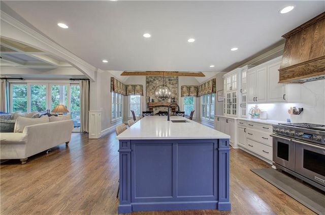 601 Shelter Cove, Canton, GA 30114