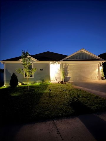 301 NW Granny Smith Street, Gentry, AR 72734