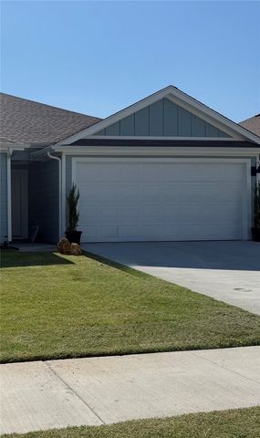 301 NW Granny Smith Street, Gentry, AR 72734