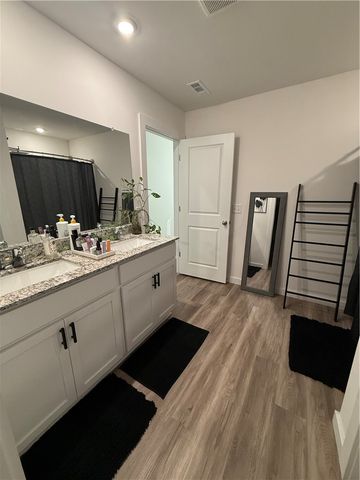 301 NW Granny Smith Street, Gentry, AR 72734