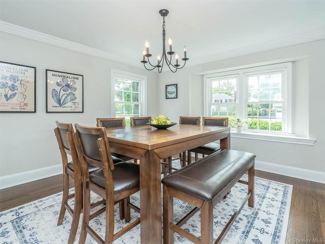 107 Dogwood Lane, Manhasset, NY 11030