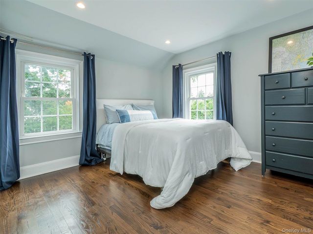 107 Dogwood Lane, Manhasset, NY 11030