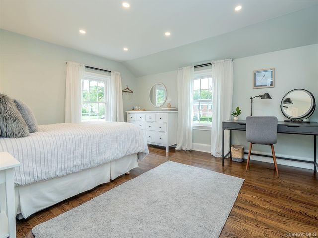 107 Dogwood Lane, Manhasset, NY 11030