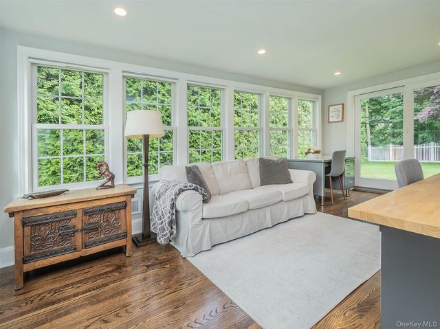 107 Dogwood Lane, Manhasset, NY 11030