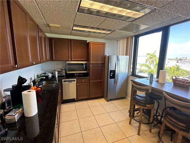 700 11th ST S 202 & 203, Naples, FL 34102