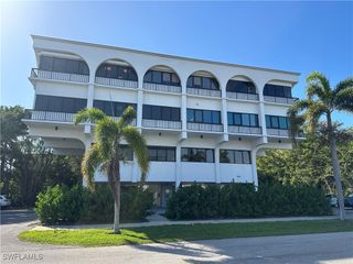 700 11th ST S 202 & 203, Naples, FL 34102