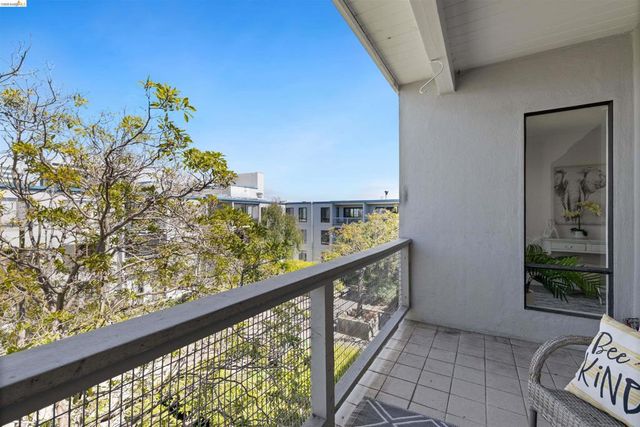 4 Admiral Dr B430, Emeryville, CA 94608
