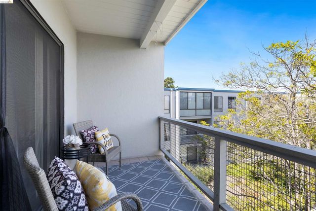 4 Admiral Dr B430, Emeryville, CA 94608