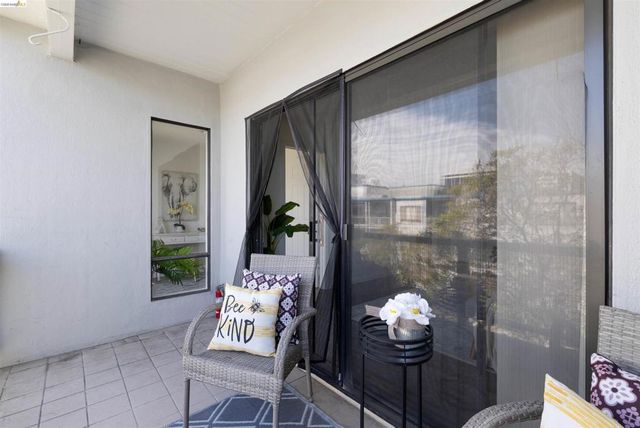 4 Admiral Dr B430, Emeryville, CA 94608