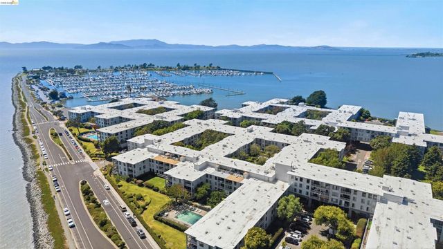 4 Admiral Dr B430, Emeryville, CA 94608