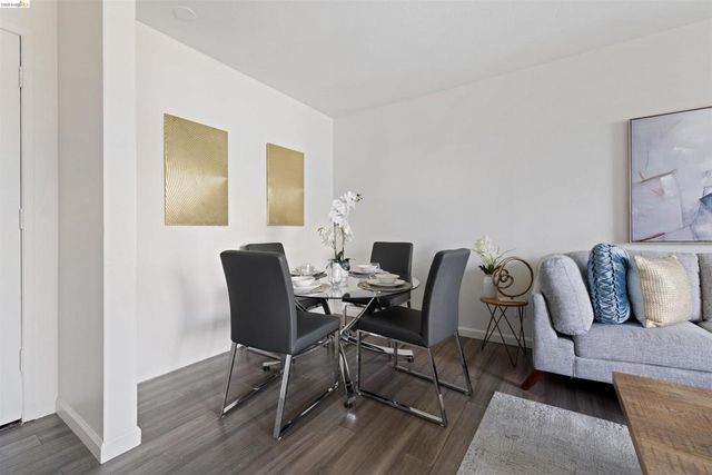 4 Admiral Dr B430, Emeryville, CA 94608