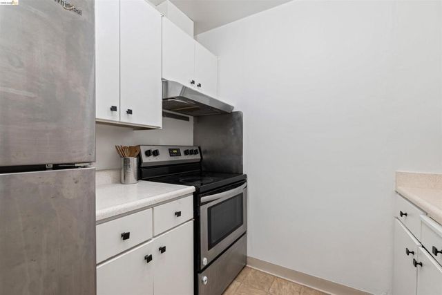 4 Admiral Dr B430, Emeryville, CA 94608