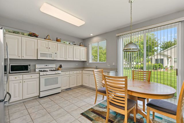 13060 Coventry Lane, Huntley, IL 60142