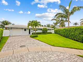 2421 NE 50th Street, Lighthouse Point, FL 33064
