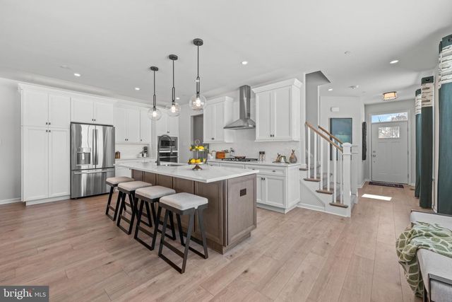 11 TULLOW HILL DR, Kennett Square, PA 19348