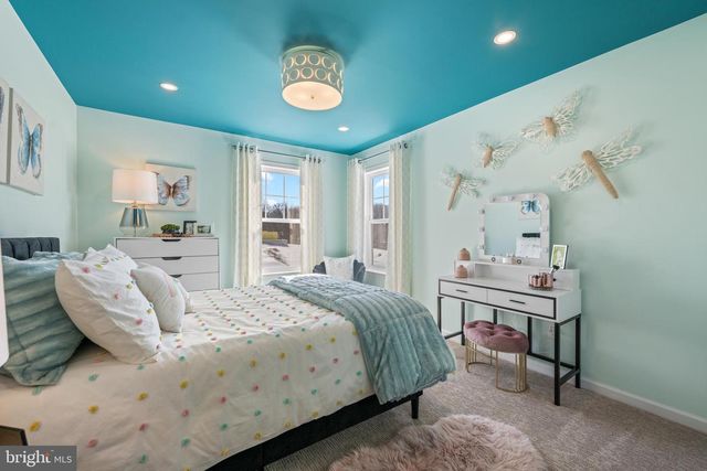 11 TULLOW HILL DR, Kennett Square, PA 19348