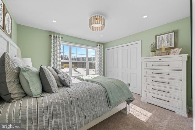 11 TULLOW HILL DR, Kennett Square, PA 19348