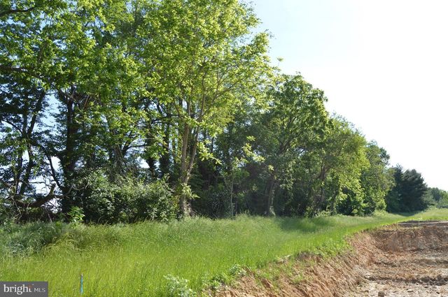 11 TULLOW HILL DR, Kennett Square, PA 19348