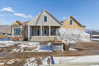 587 S DANIEL DR #817, Farmington, UT 84025