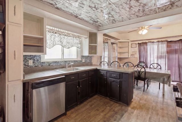 33 Pearl St, Fitchburg, MA 01420