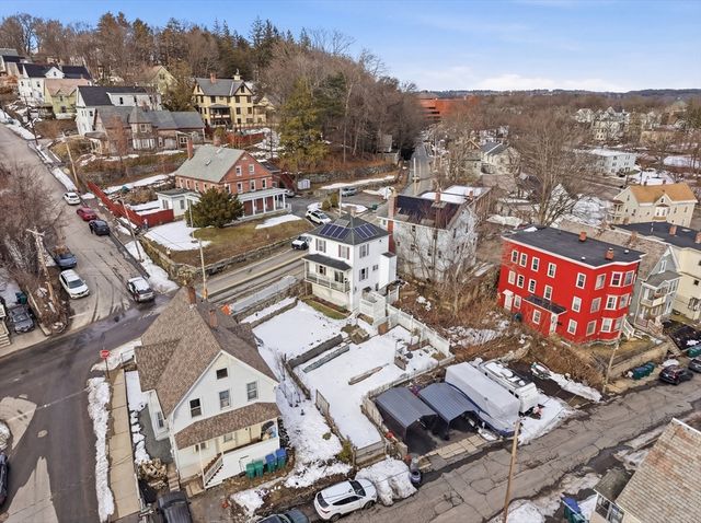 33 Pearl St, Fitchburg, MA 01420