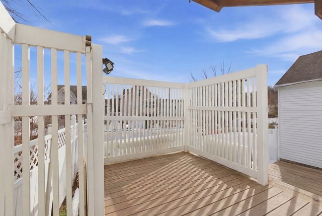 33 Pearl St, Fitchburg, MA 01420