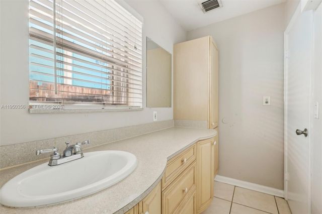 1531 N 17th Ave N, Lake Worth, FL 33460