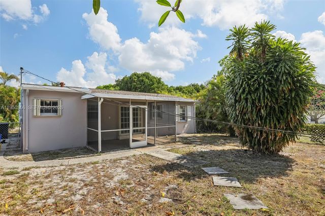 1531 N 17th Ave N, Lake Worth, FL 33460