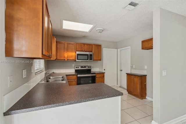 1531 N 17th Ave N, Lake Worth, FL 33460