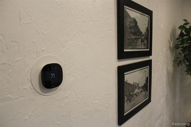 25179 Greenbrooke Drive, Southfield, MI 48033