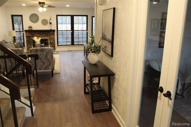 25179 Greenbrooke Drive, Southfield, MI 48033