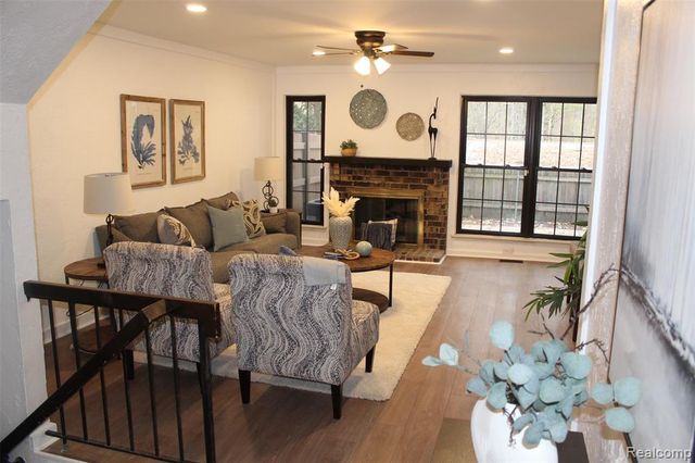 25179 Greenbrooke Drive, Southfield, MI 48033