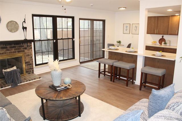 25179 Greenbrooke Drive, Southfield, MI 48033