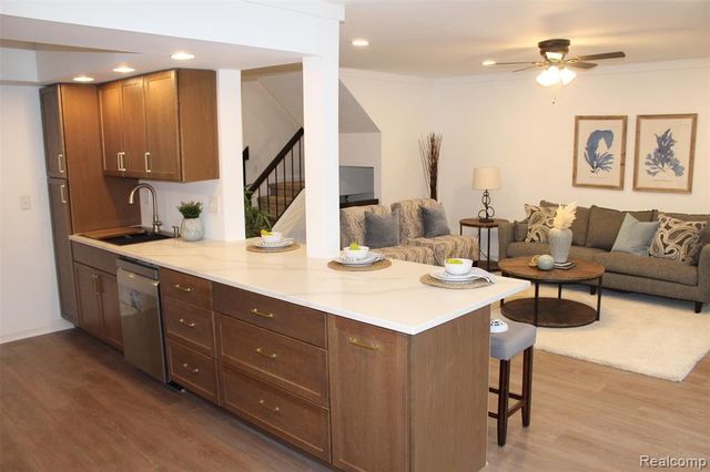 25179 Greenbrooke Drive, Southfield, MI 48033