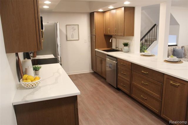 25179 Greenbrooke Drive, Southfield, MI 48033