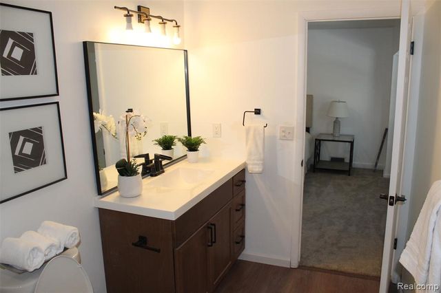 25179 Greenbrooke Drive, Southfield, MI 48033