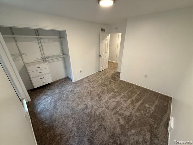 25179 Greenbrooke Drive, Southfield, MI 48033