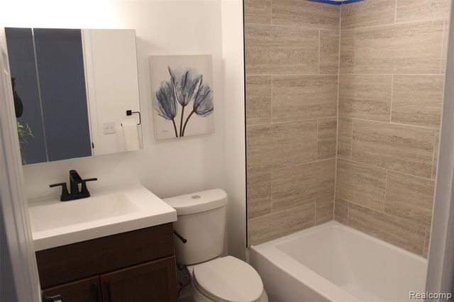 25179 Greenbrooke Drive, Southfield, MI 48033