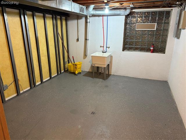 25179 Greenbrooke Drive, Southfield, MI 48033