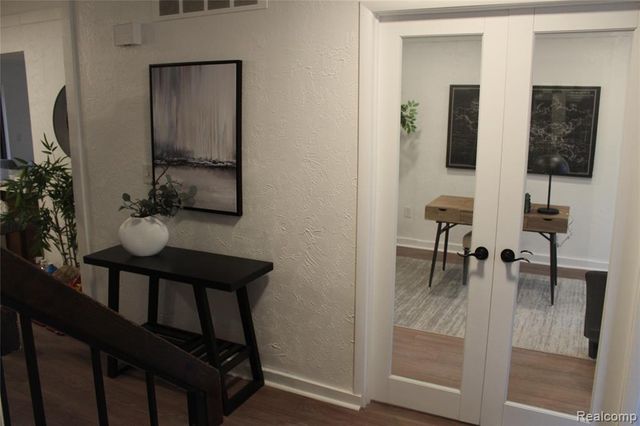 25179 Greenbrooke Drive, Southfield, MI 48033