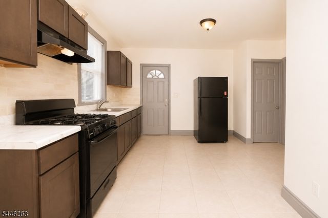 173 3Rd St, Newark City, NJ 07107