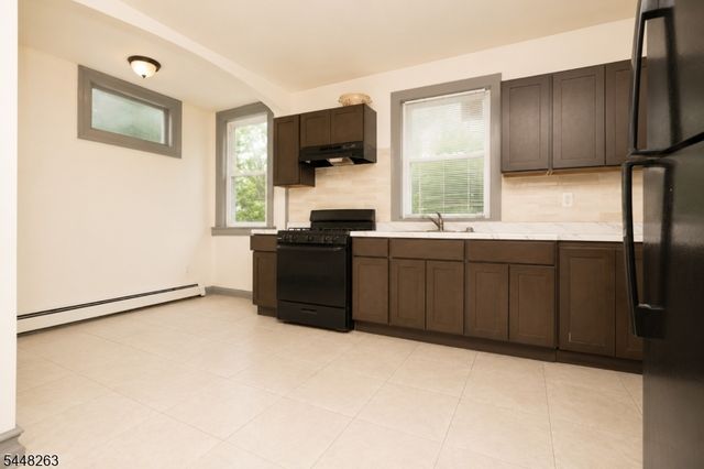 173 3Rd St, Newark City, NJ 07107