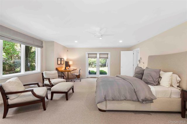 3 Acorn Path, Quogue, NY 11959