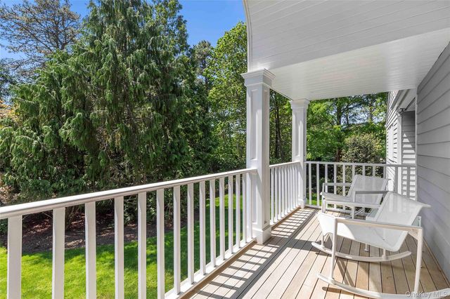 3 Acorn Path, Quogue, NY 11959