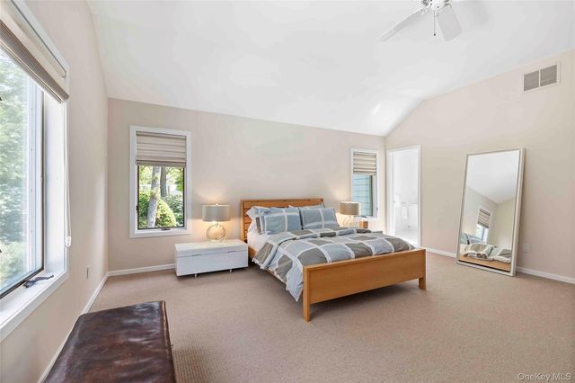 3 Acorn Path, Quogue, NY 11959