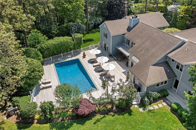 3 Acorn Path, Quogue, NY 11959