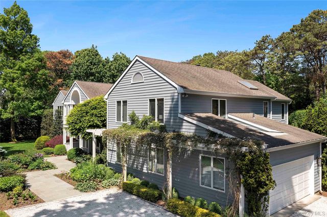 3 Acorn Path, Quogue, NY 11959