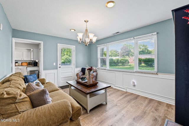 4121 Garden Estates Drive, Toledo, OH 43623