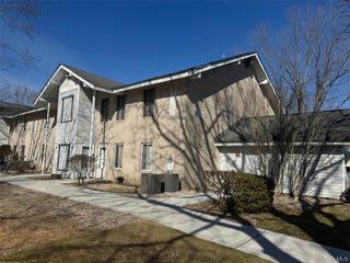26 Redwood Court R26, Coram, NY 11727
